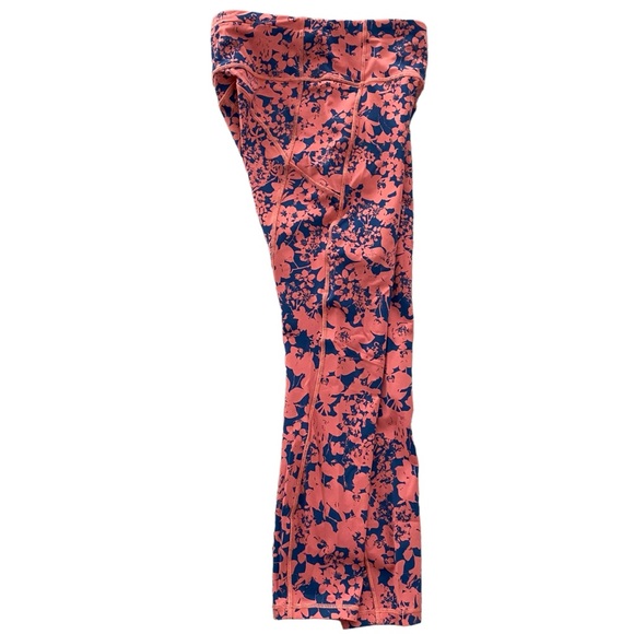 Lululemon Final Lap Crop *23"
Efflorescent Dark Canyon Onyx Blue size 4 - Picture 9 of 15